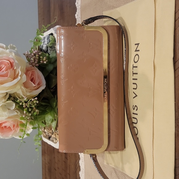 📍FINAL MARKDOWN📍 Authentic Louis Vuitton Rossmore shoulder bag - Picture 2 of 14